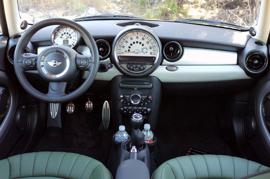  Mini Cooper S 2011 года  (фото 22 из 71)
